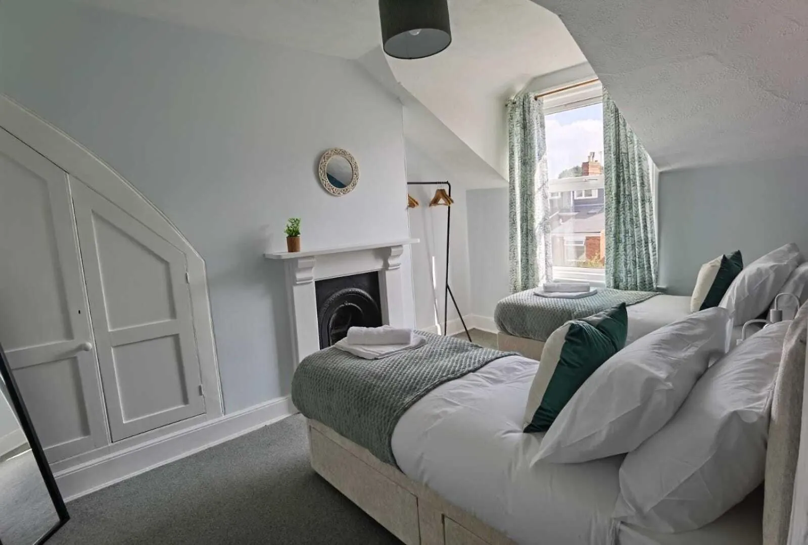 Raleigh Ff&Tf - 1 Bed Georgian Flat In The Centre Of Exeter, Free Parking With Wifi Apartment 0*, Exeter